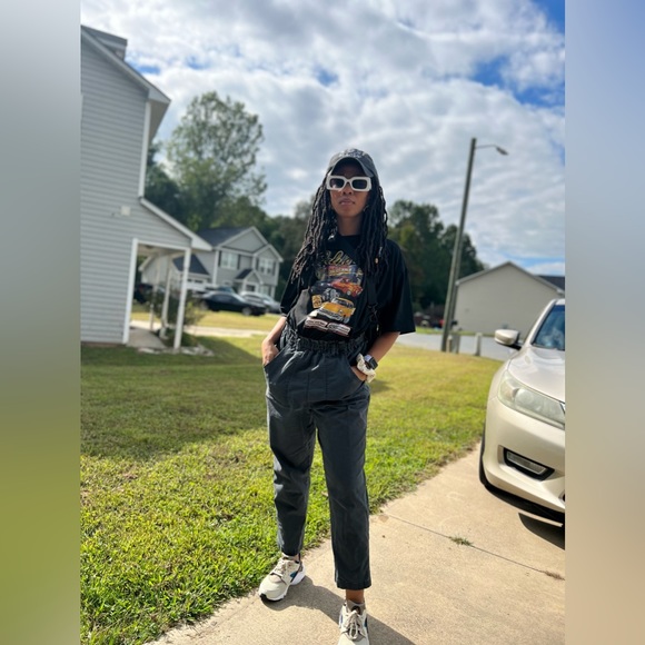 Meet your Posher, Bri - Picture 5 of 5